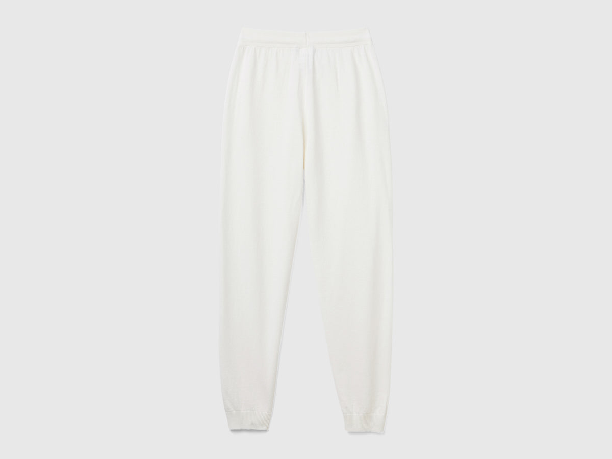 Pantalón deportivo de mezcla de cachemir color crema