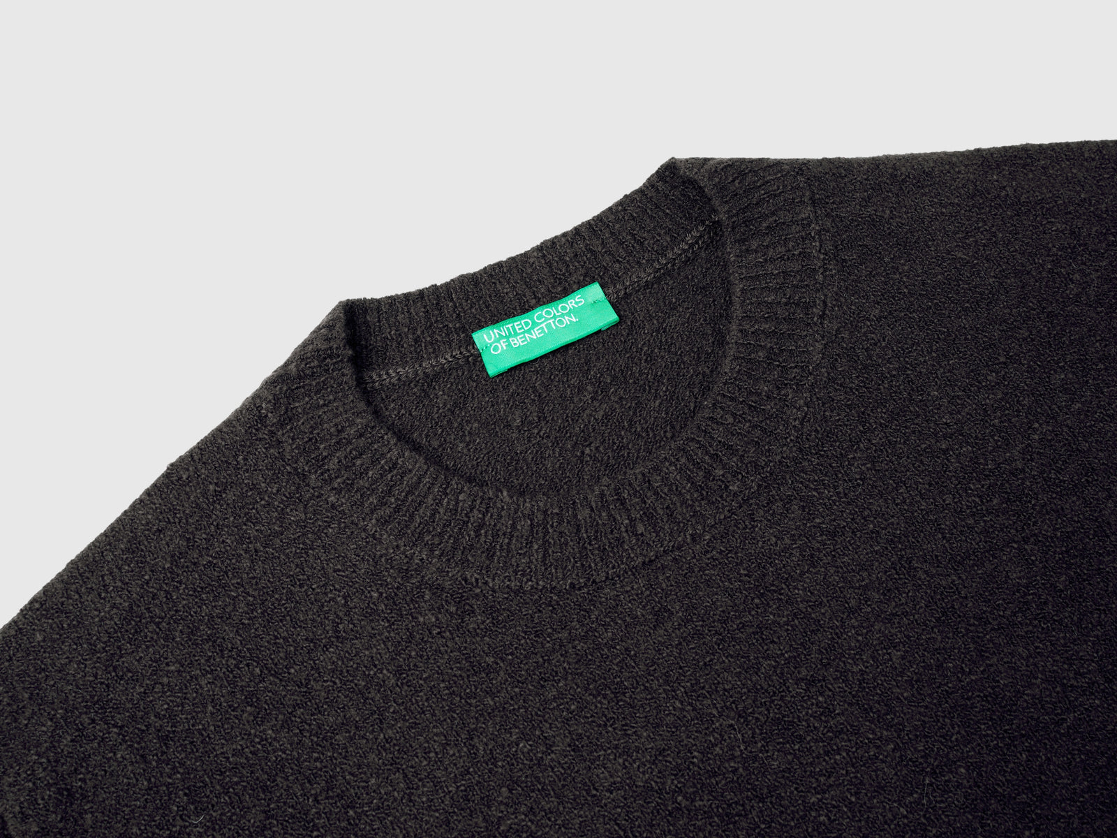 Maglia bouclé girocollo da uomo grigio scuro 3 | Benetton Outlet