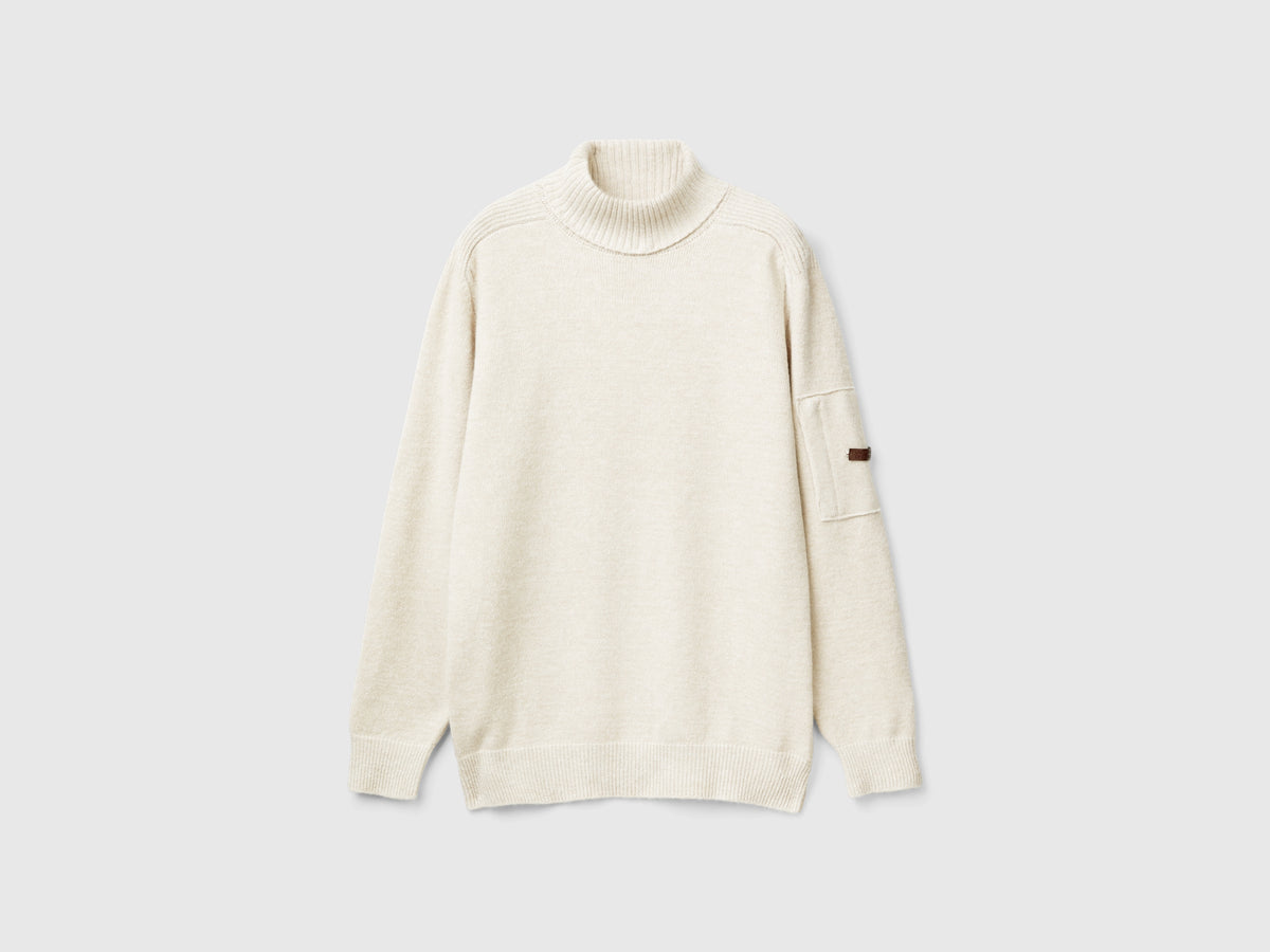 Maglia dolcevita con taschino