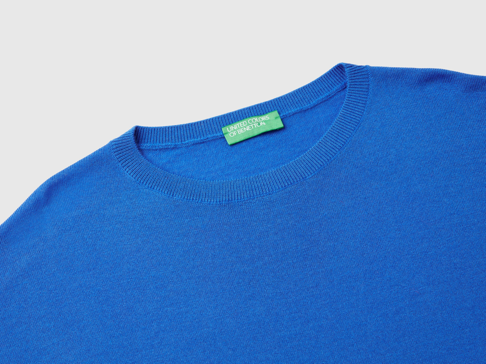 Maglia con scollo a barchetta in pura lana Merino da donna azzurro 3 | Benetton Outlet