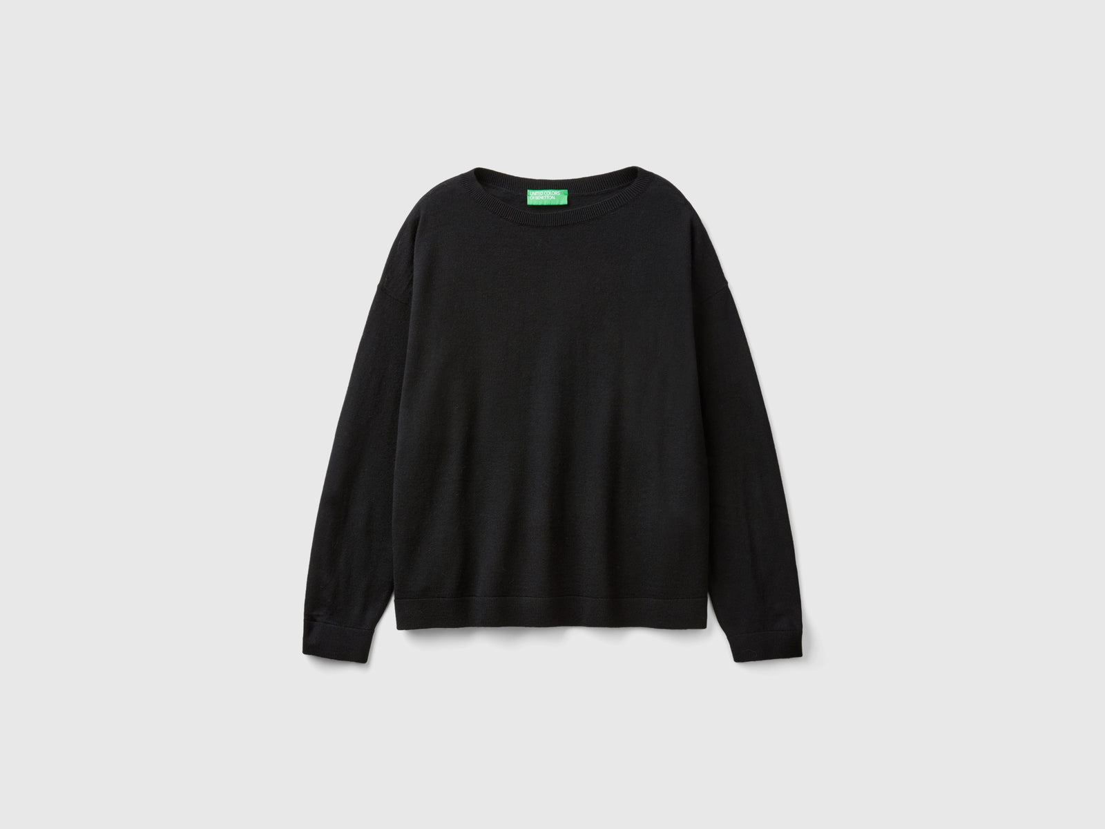 Maglia con scollo a barchetta in pura lana Merino da donna nero | Benetton Outlet