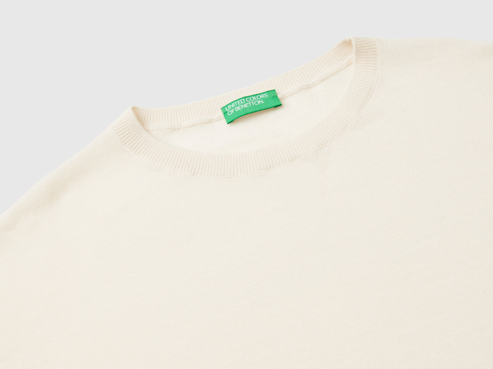 Maglia con scollo a barchetta in pura lana Merino da donna bianco panna 3 | Benetton Outlet