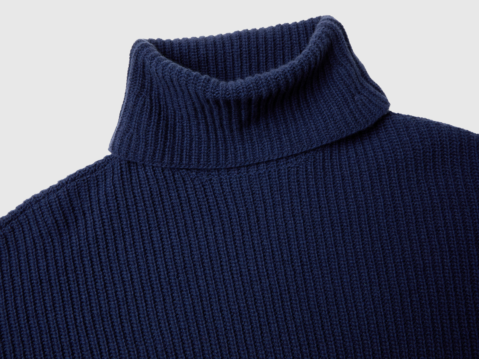 Dolcevita con collo ampio da donna blu scuro 3 | Benetton Outlet