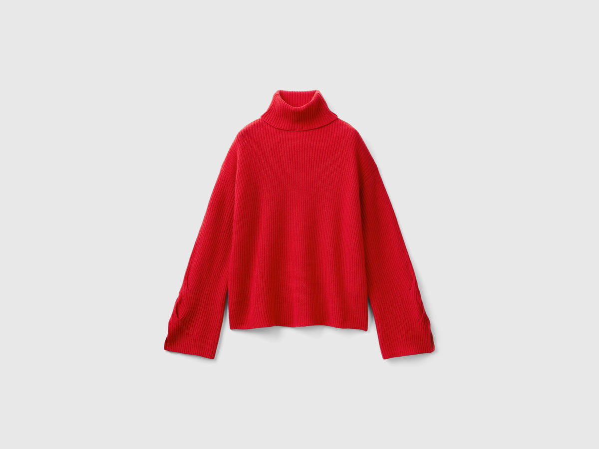 Turtleneck with wide neck