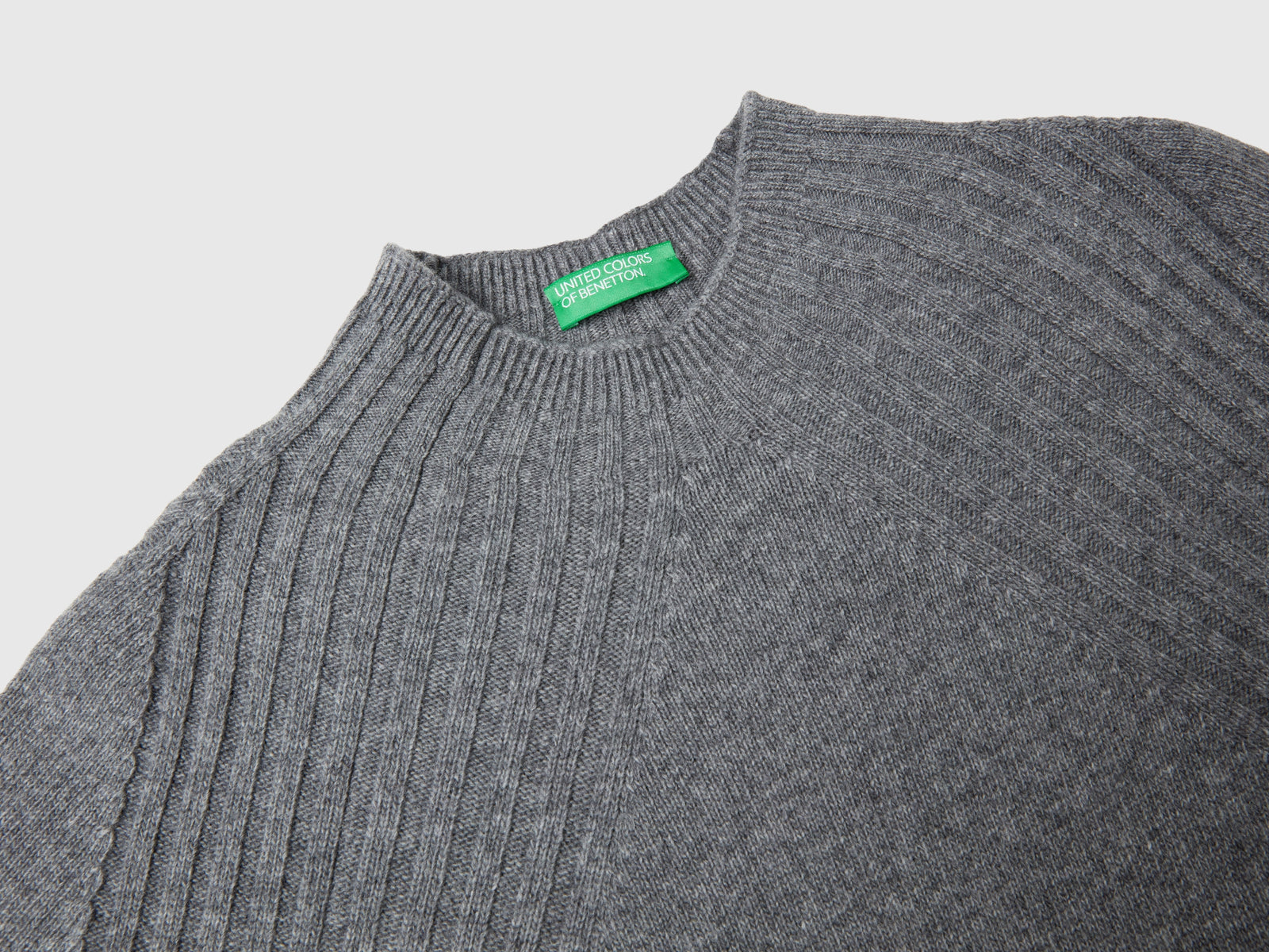 Mock neck sweater with slits da donna grigio scuro 3 | Benetton Outlet