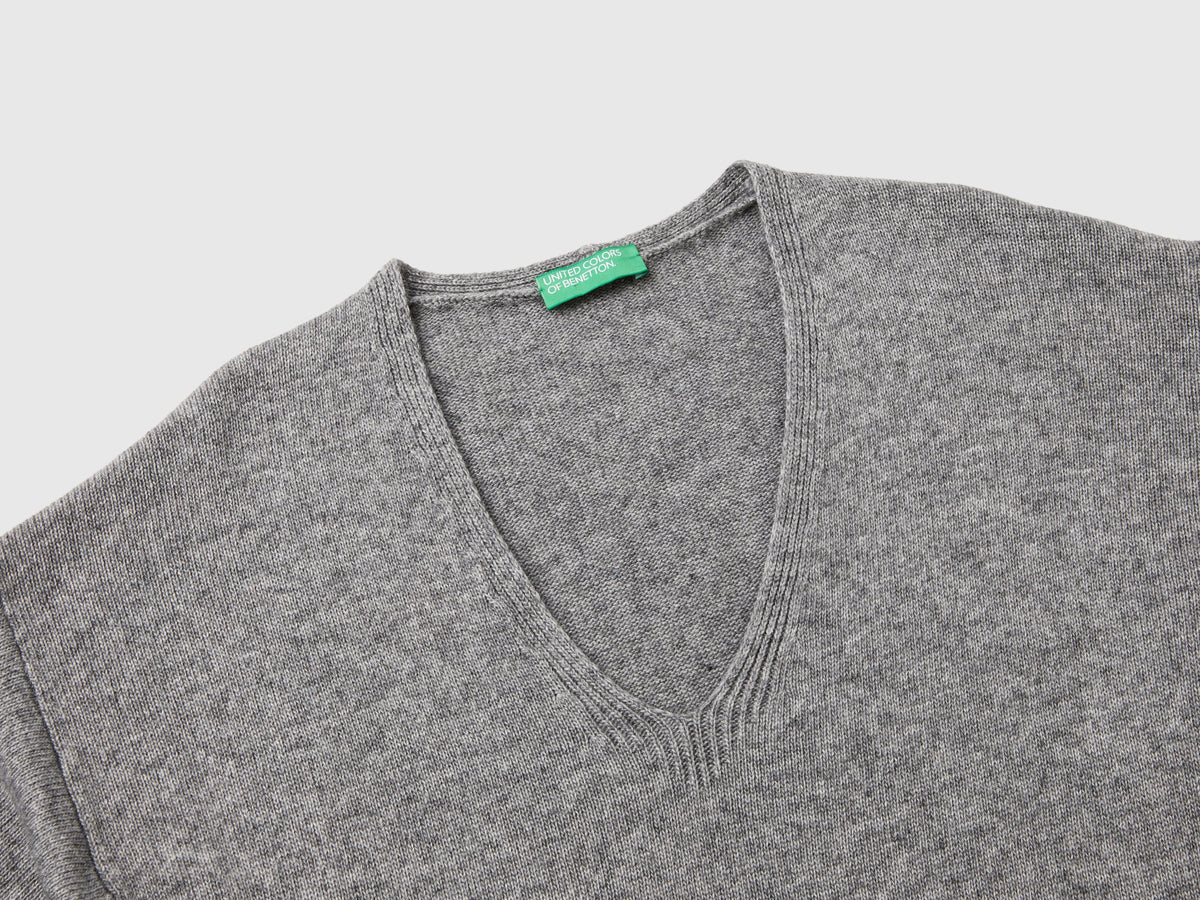 Wool blend V-neck sweater