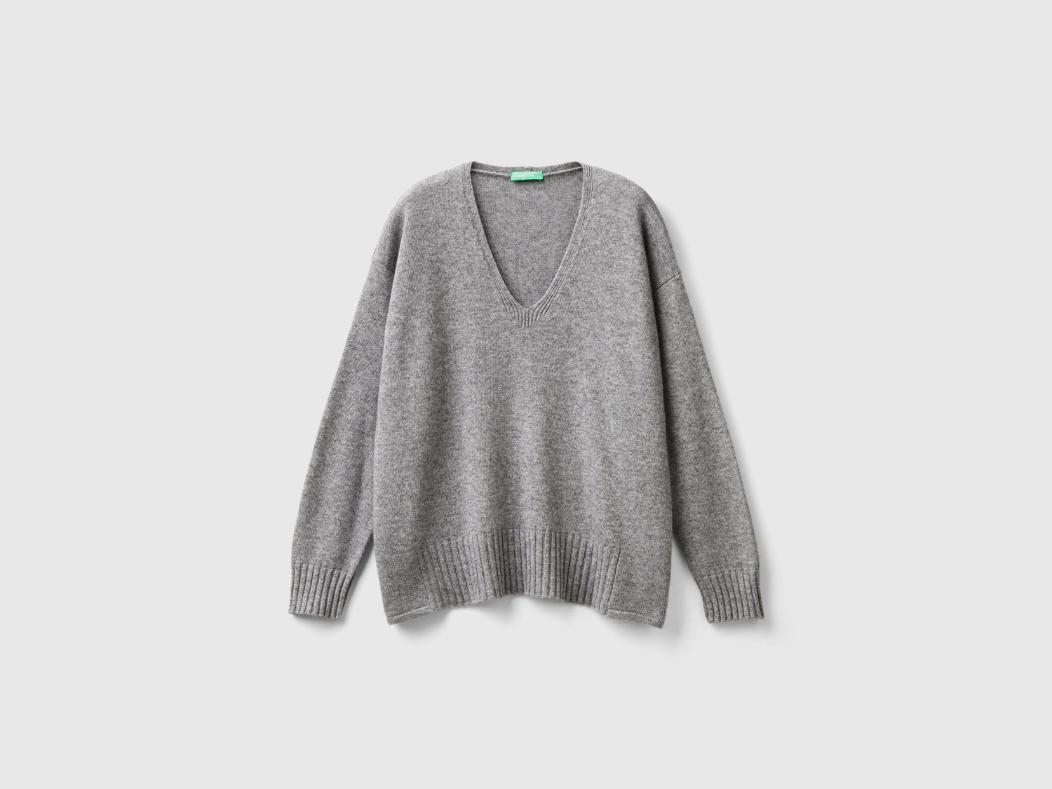 Maglia scollo a V in misto lana da donna grigio | Benetton Outlet