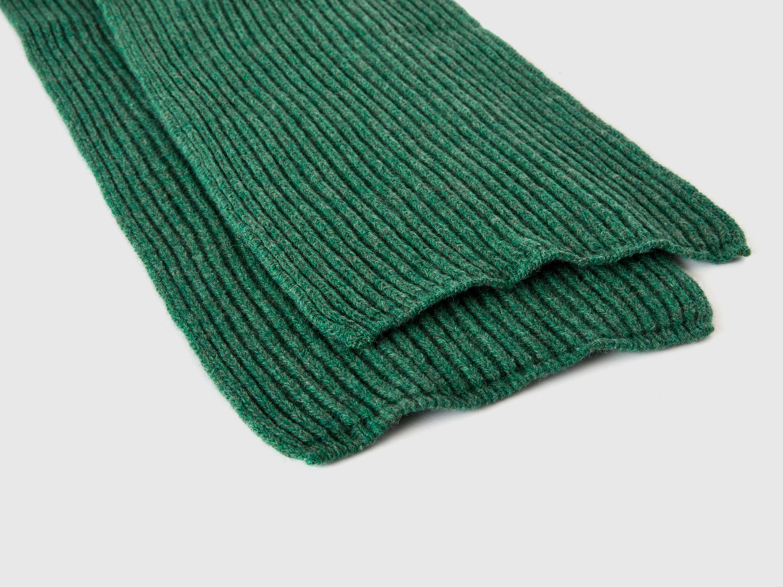 Sciarpa in pura lana vergine da uomo verde 2 | Benetton Outlet