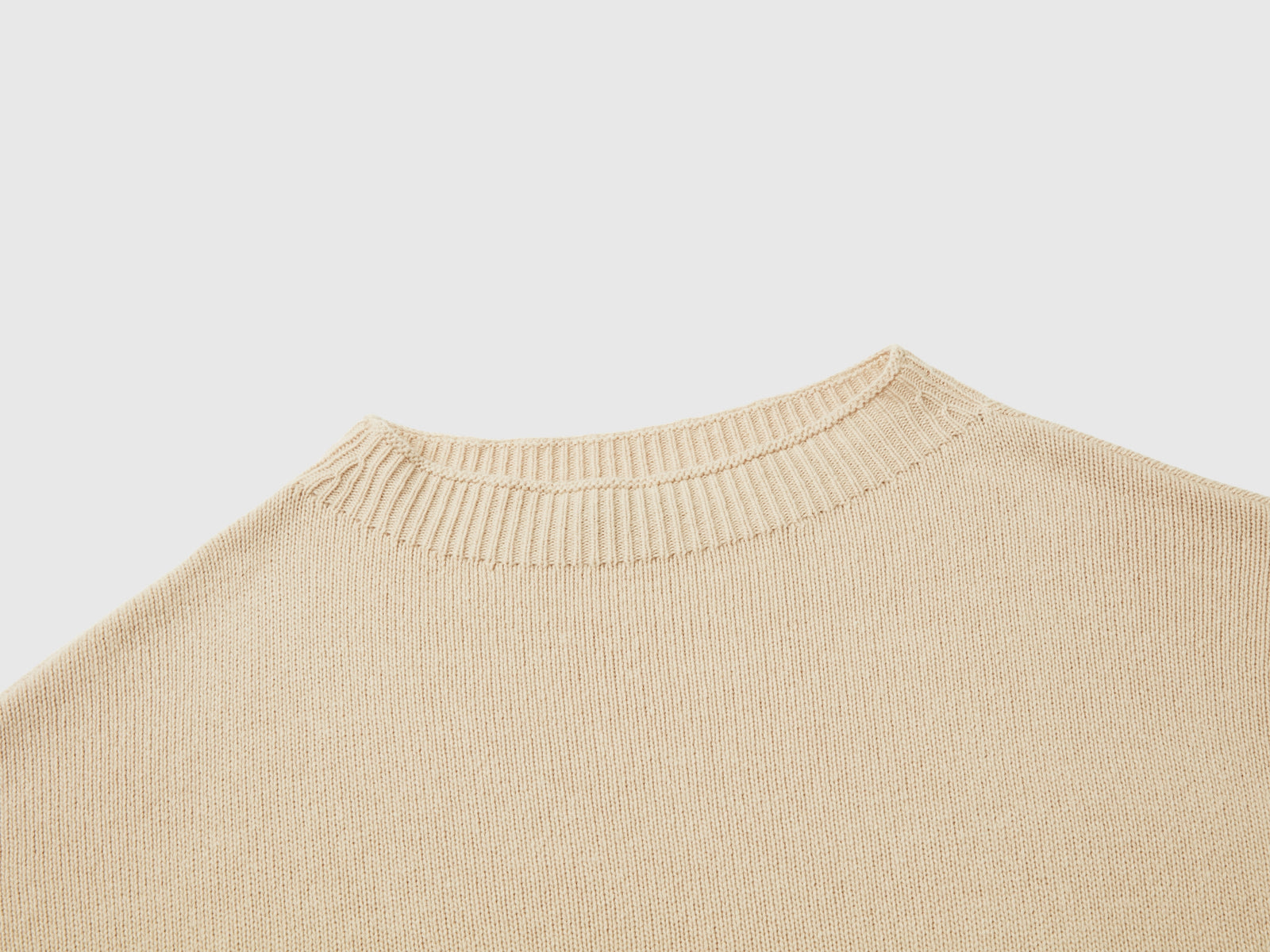 Mantella con scollo a barchetta da donna beige 3 | Benetton Outlet