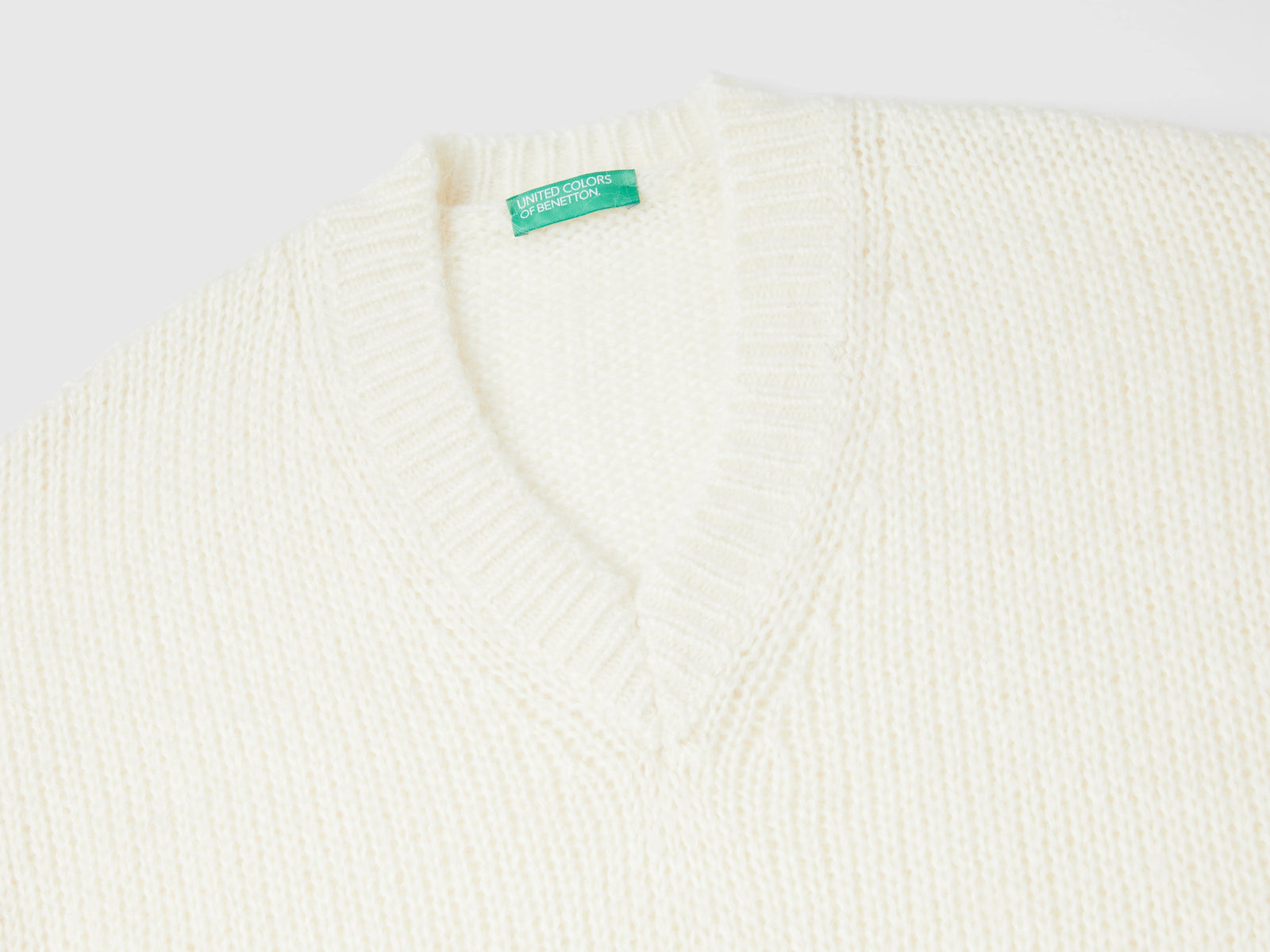 Maglione con manica traforata da donna bianco 3 | Benetton Outlet