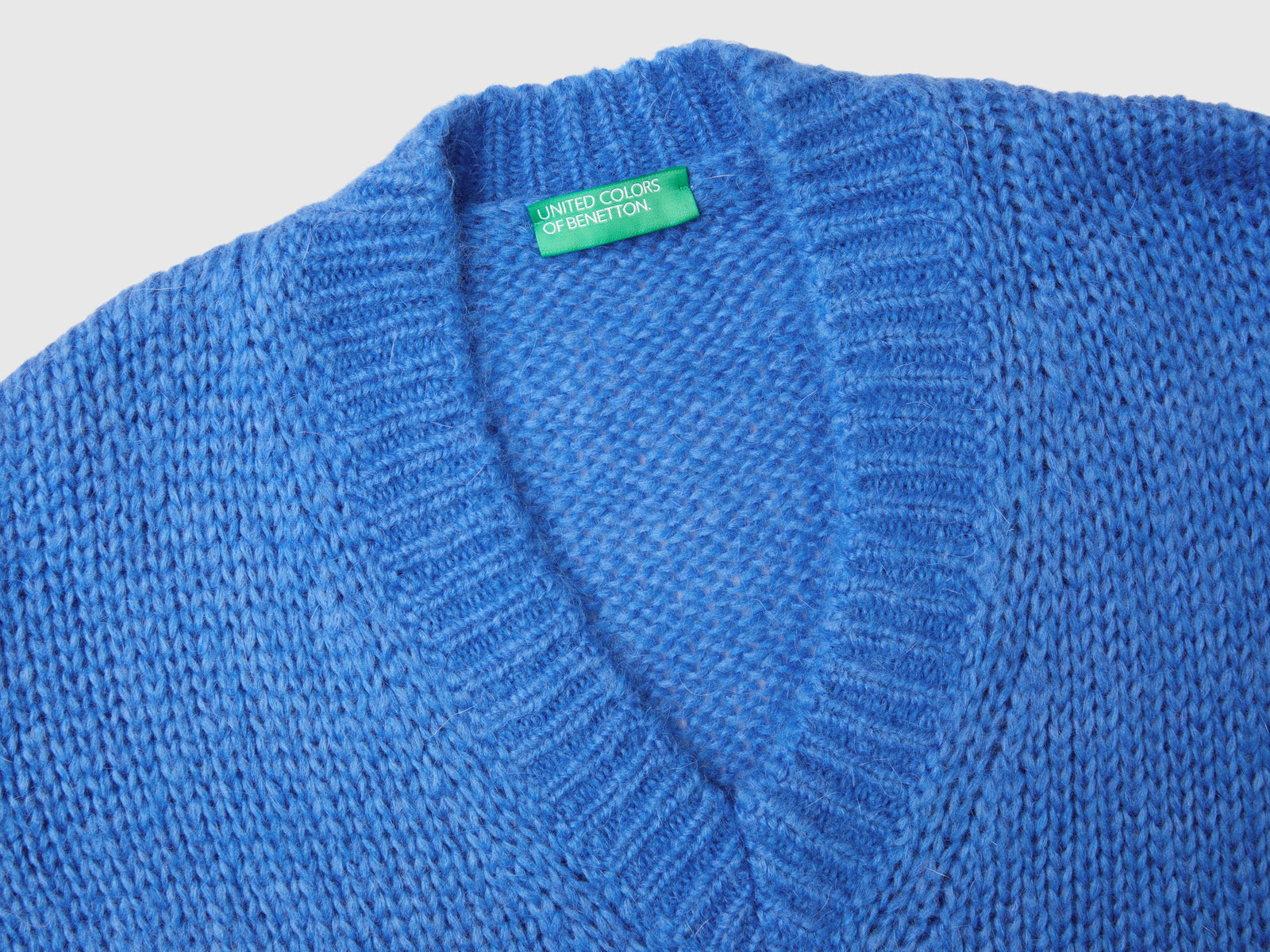 Sweater with perforated sleeves da donna blu 3 | Benetton Outlet