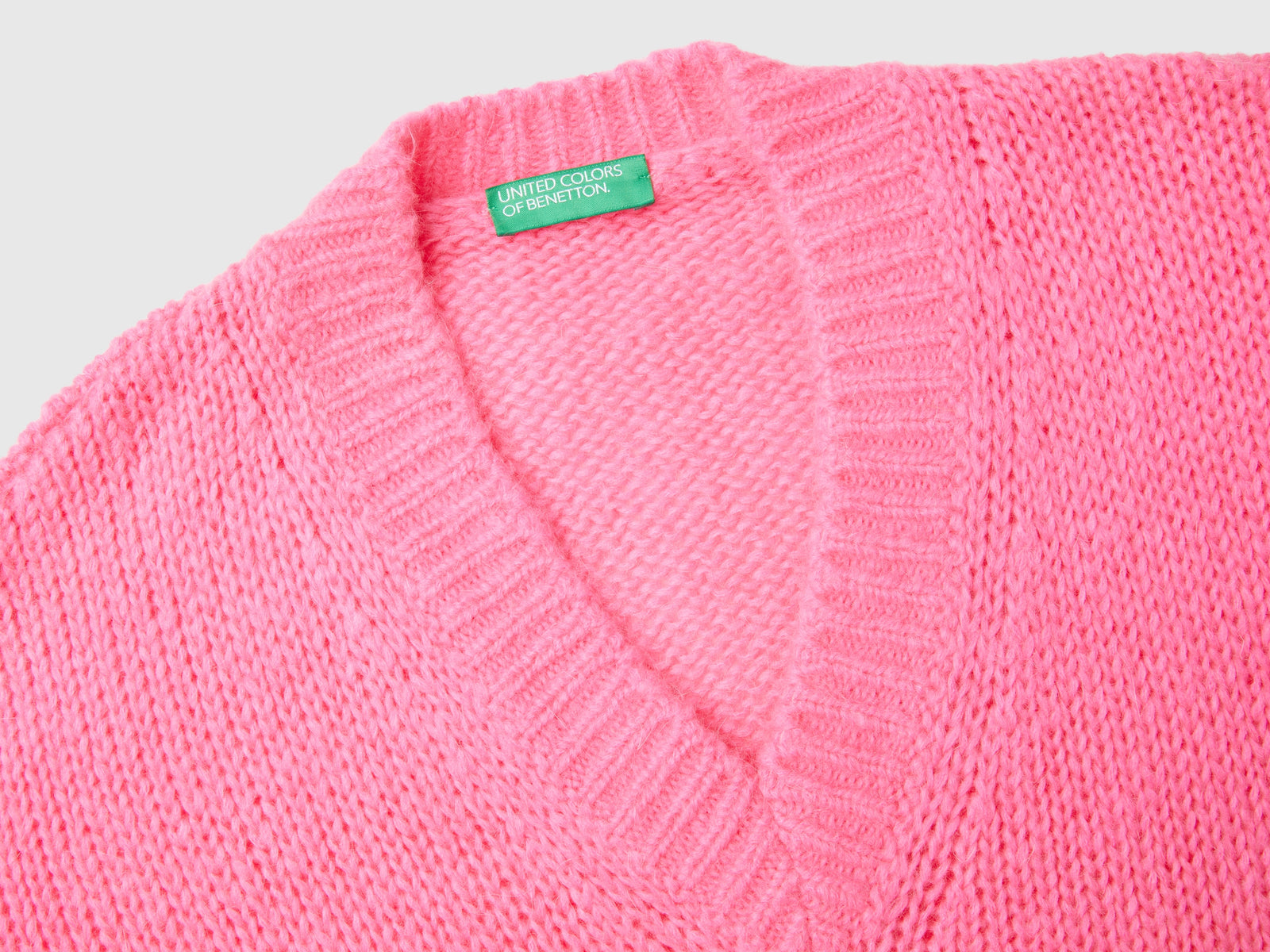 Sweater with perforated sleeves da donna rosa 3 | Benetton Outlet