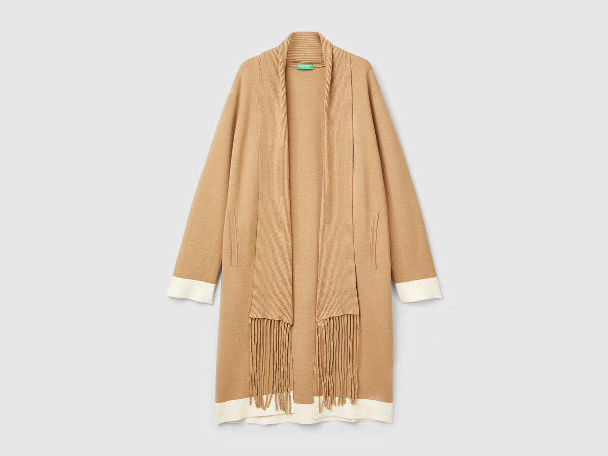 Cappotto in maglia con frange