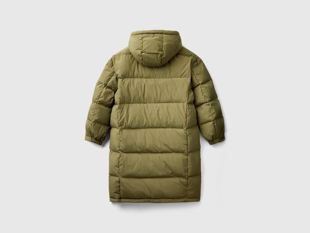 Chaqueta larga acolchada con plumas recicladas
