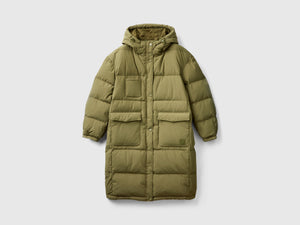 Chaqueta larga acolchada con plumas recicladas