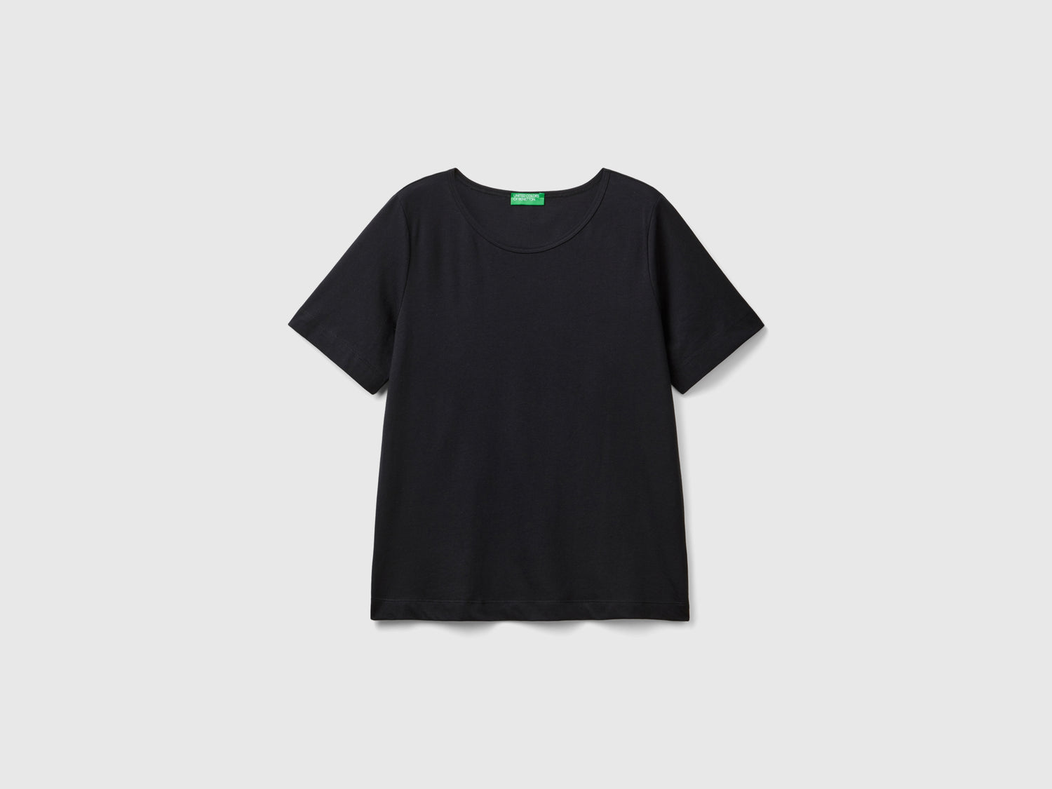T-shirt a manica corta da donna nero | Benetton Outlet