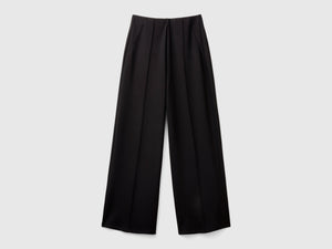 Lightweight trousers in cotton and modal blend