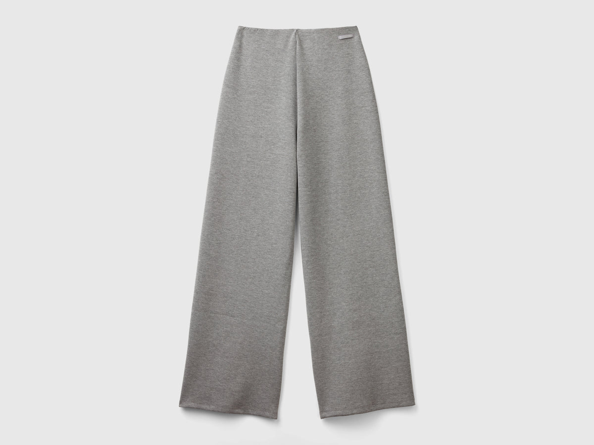 Lightweight trousers in cotton and modal blend