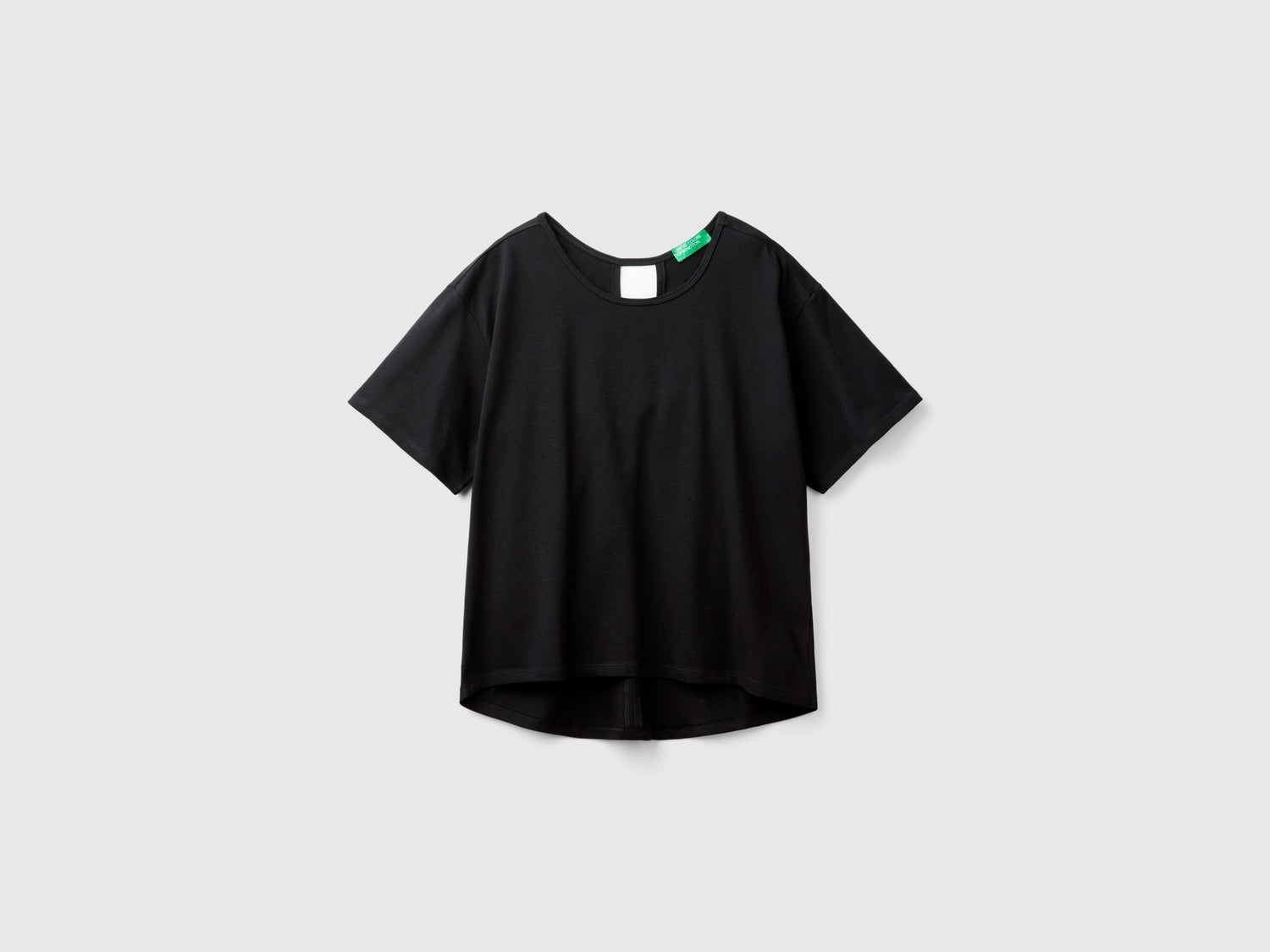T-shirt con apertura sul retro da donna nero | Benetton Outlet