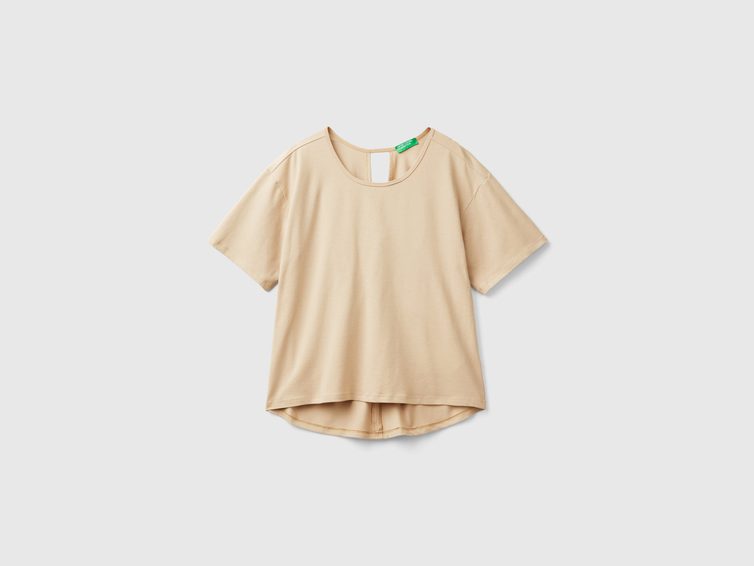 T-shirt con apertura sul retro da donna beige | Benetton Outlet