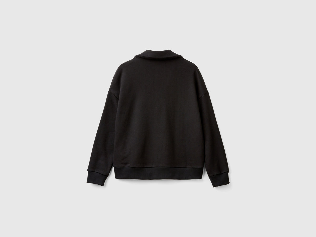 V-neck sweatshirt polo