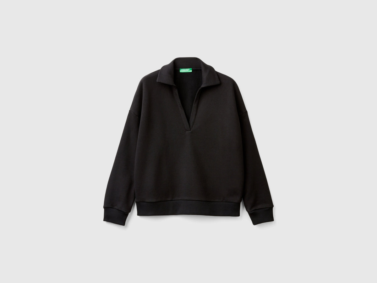 V-neck sweatshirt polo