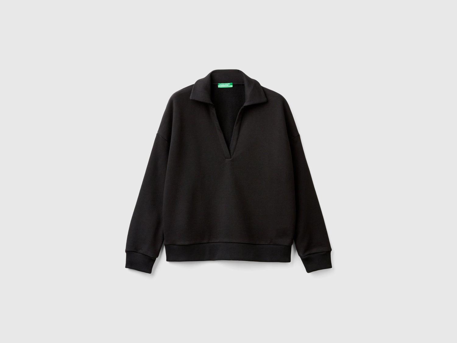 V-neck sweatshirt polo da donna nero | Benetton Outlet