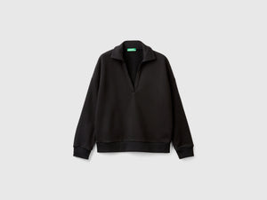 V-neck sweatshirt polo