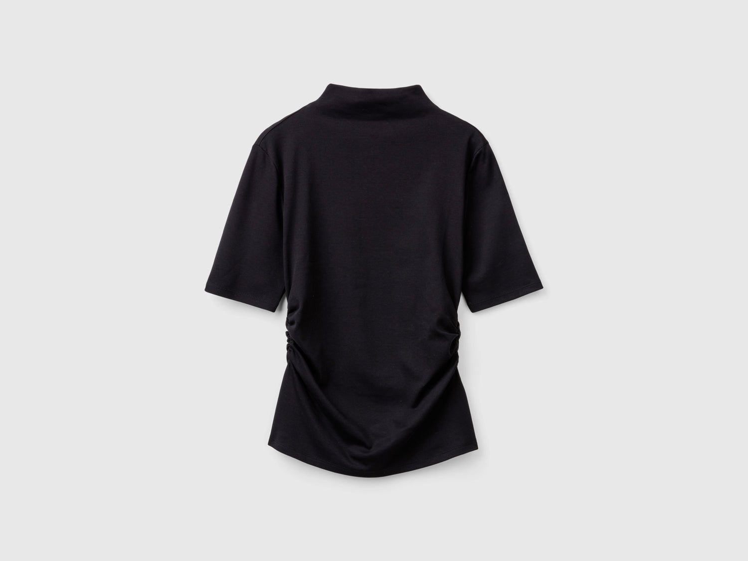 T-shirt con collo a cratere in cotone bio da donna nero | Benetton Outlet