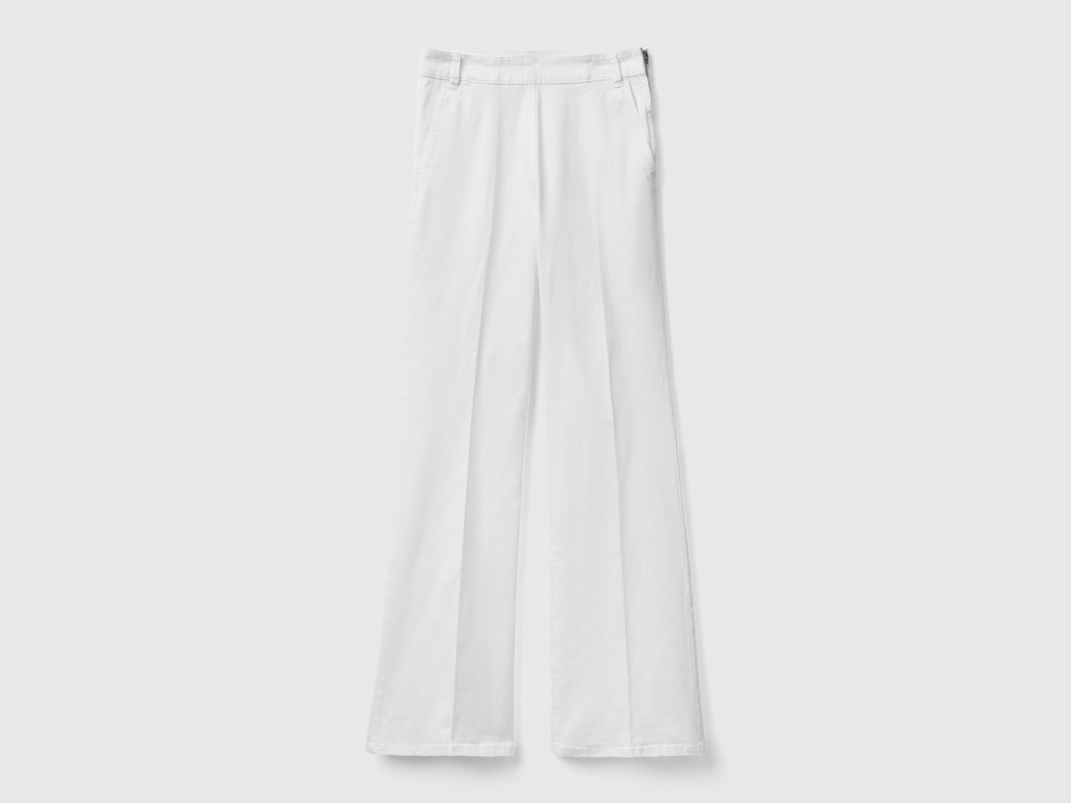 Pantalones acampanados de algodón elástico da donna bianco | Benetton Outlet