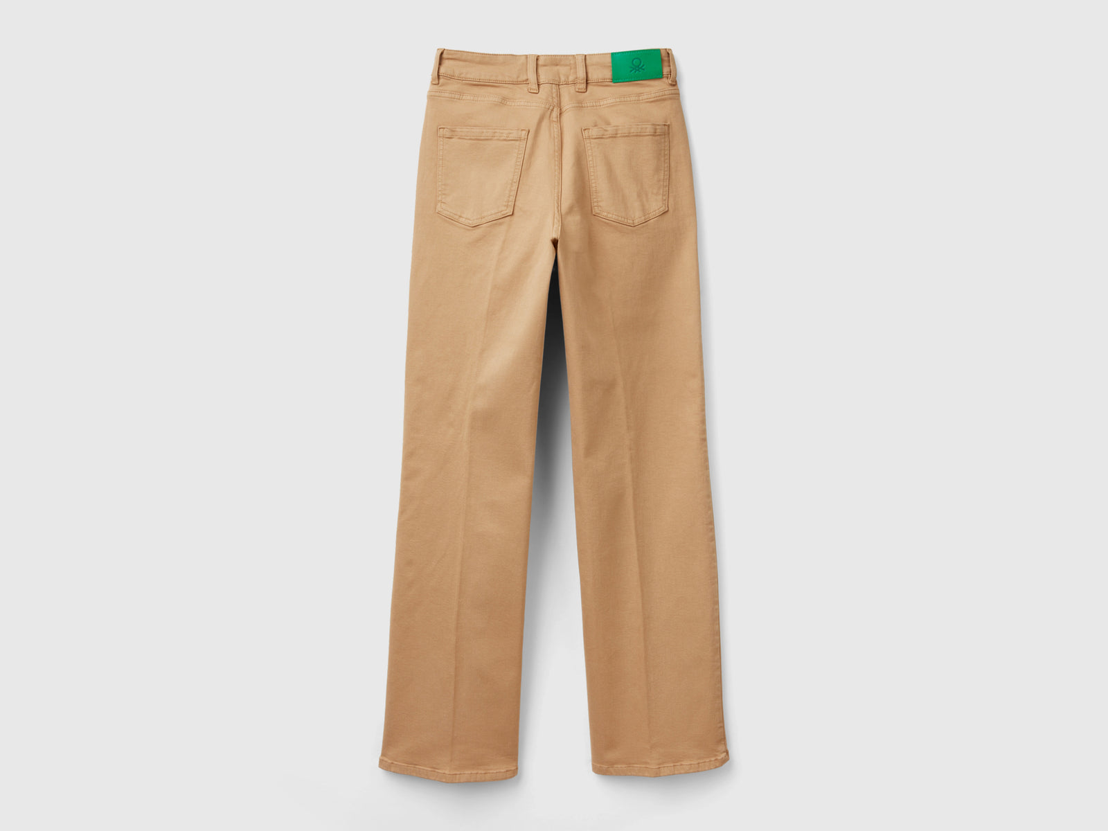 Vaqueros acampanados elásticos da donna cammello 2 | Benetton Outlet
