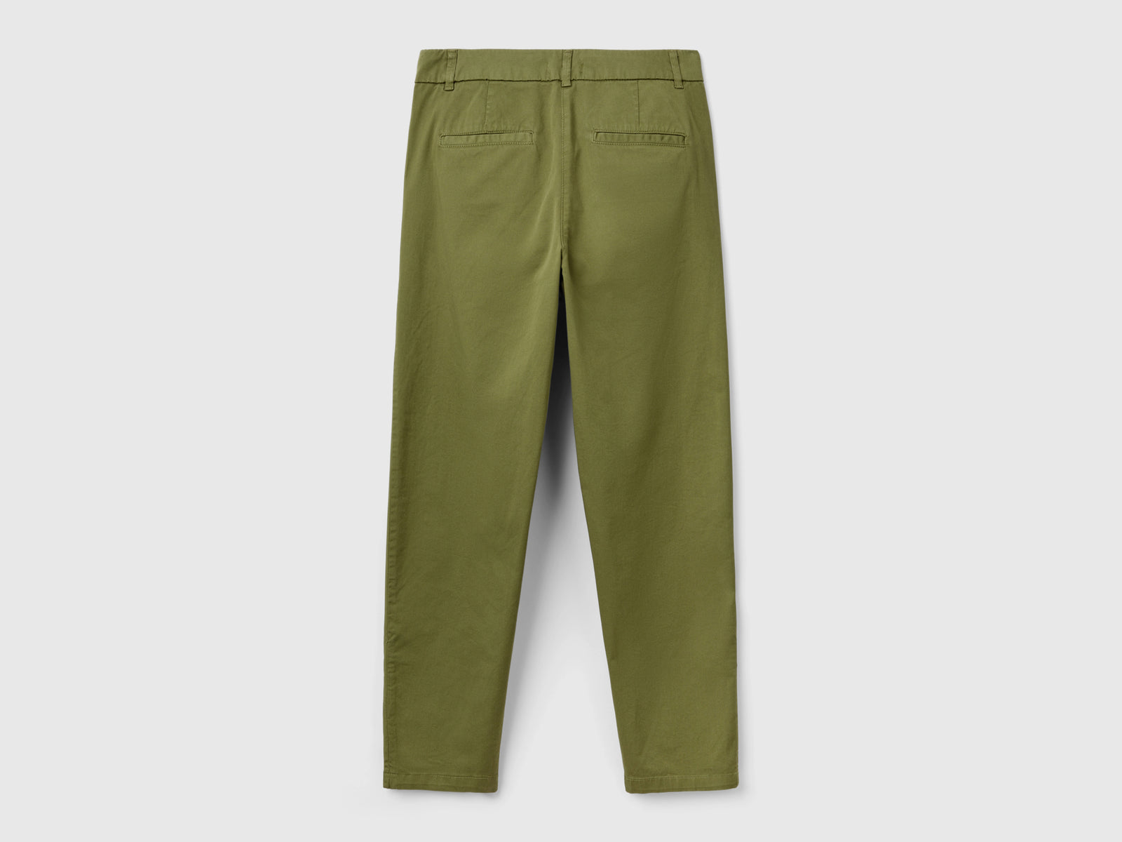 Pantalones chinos de algodón elástico da donna verde militare 2 | Benetton Outlet