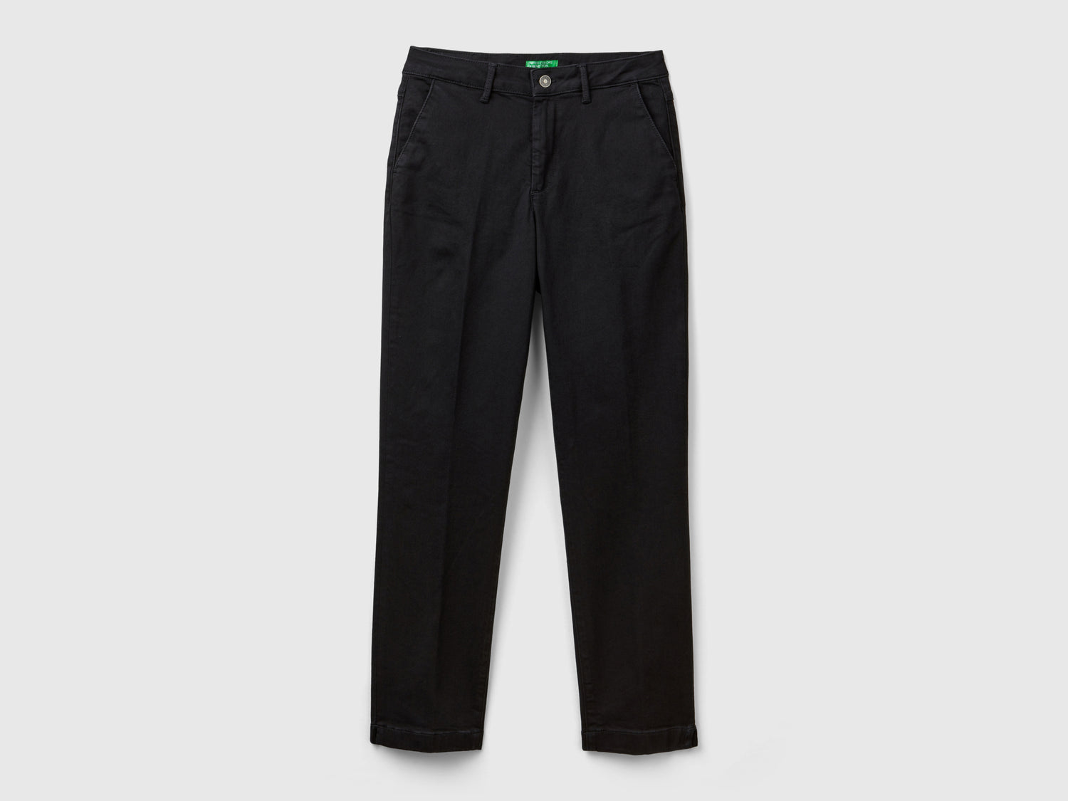 Pantalones chinos de mezclilla de corte entallado da donna nero | Benetton Outlet