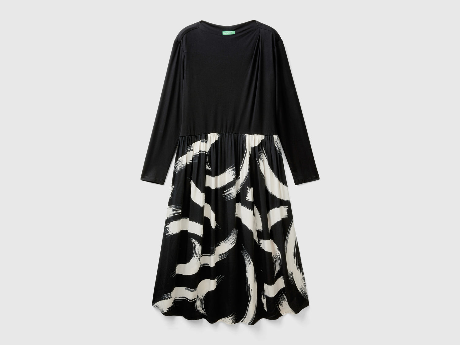 Vestito fluido con gonna fantasia da donna multi-color | Benetton Outlet