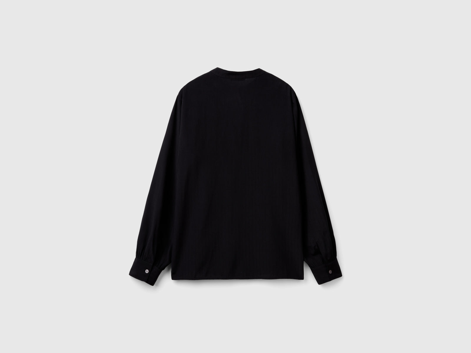 Camicia con scollo serafino da donna nero 2 | Benetton Outlet