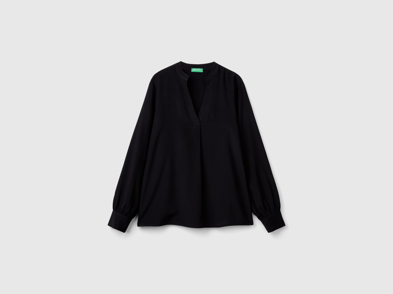 Camicia con scollo serafino da donna nero | Benetton Outlet