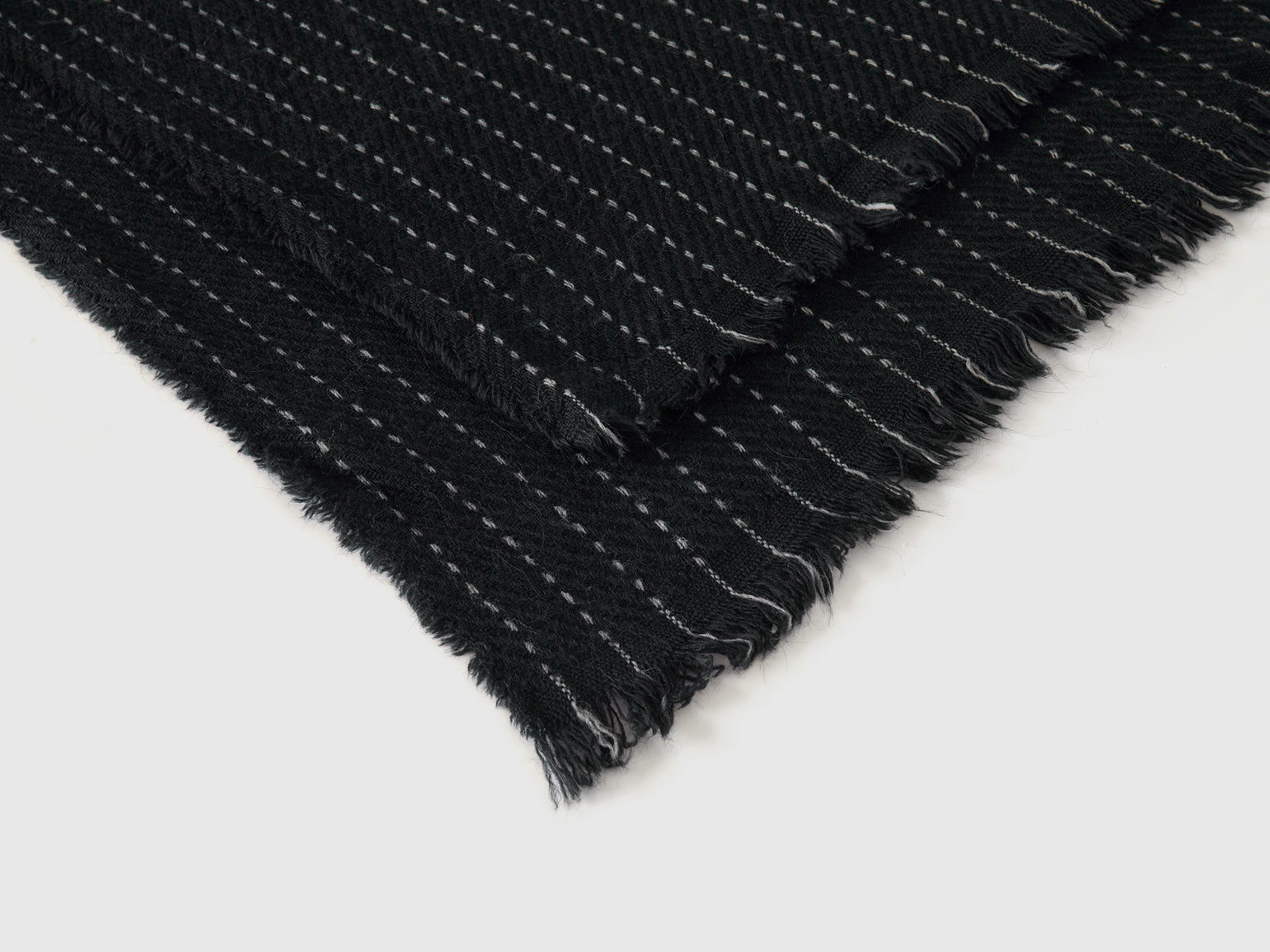 Sciarpa a righe da donna nero 2 | Benetton Outlet