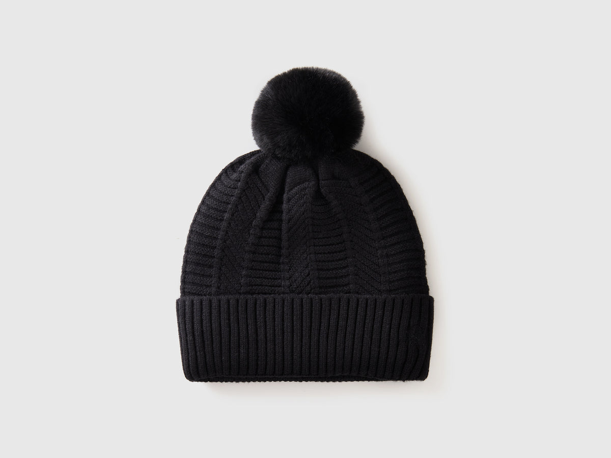 Cappello foderato con pom pom