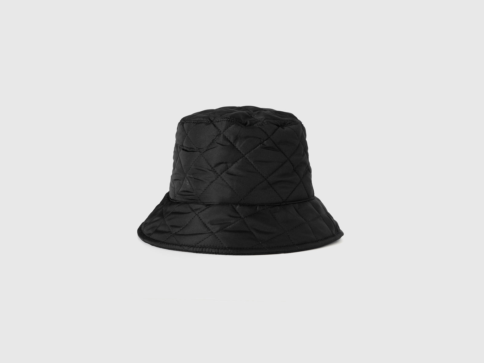Cappello trapuntato stile pescatore da donna nero 2 | Benetton Outlet