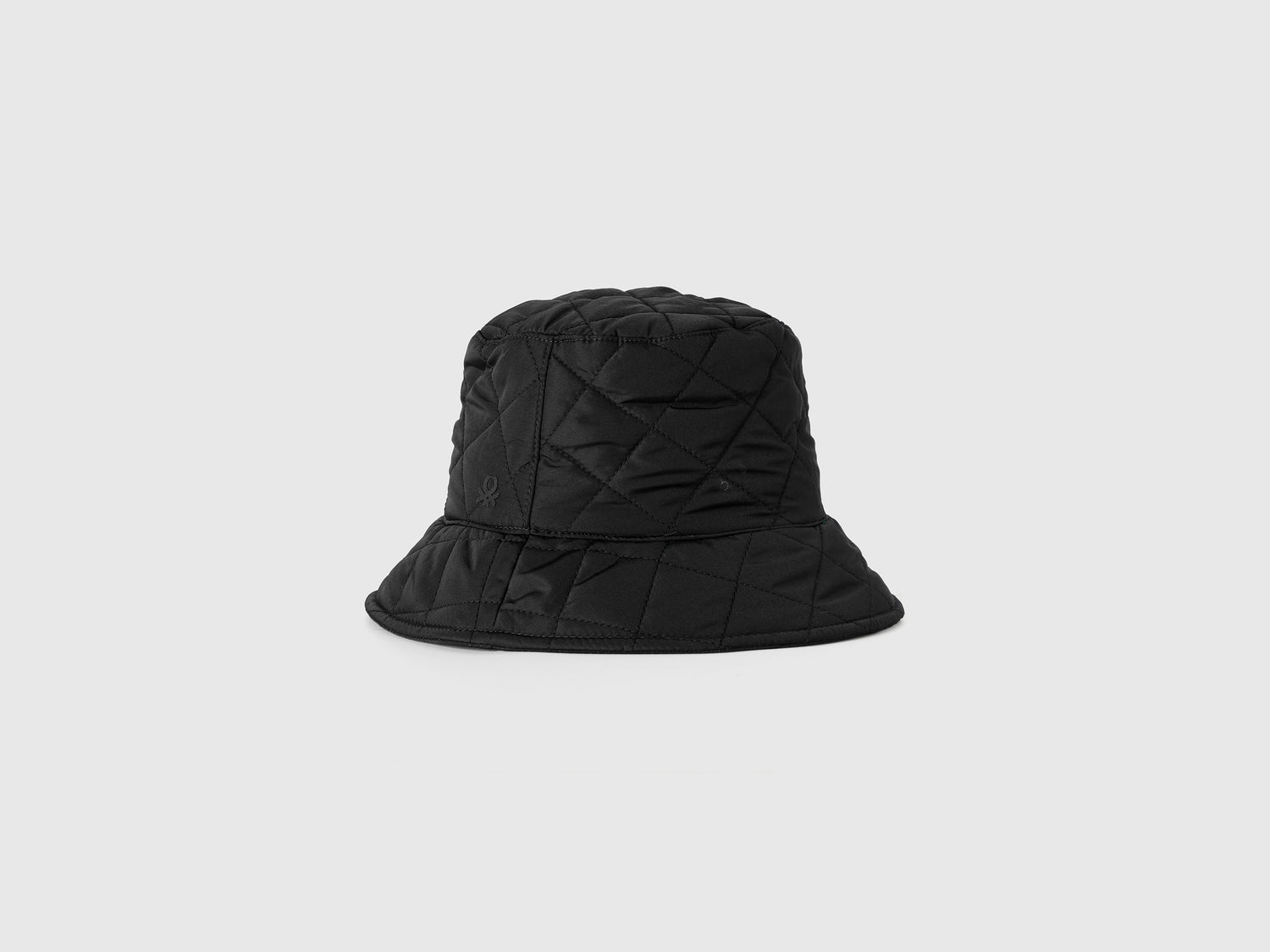 Cappello trapuntato stile pescatore da donna nero | Benetton Outlet