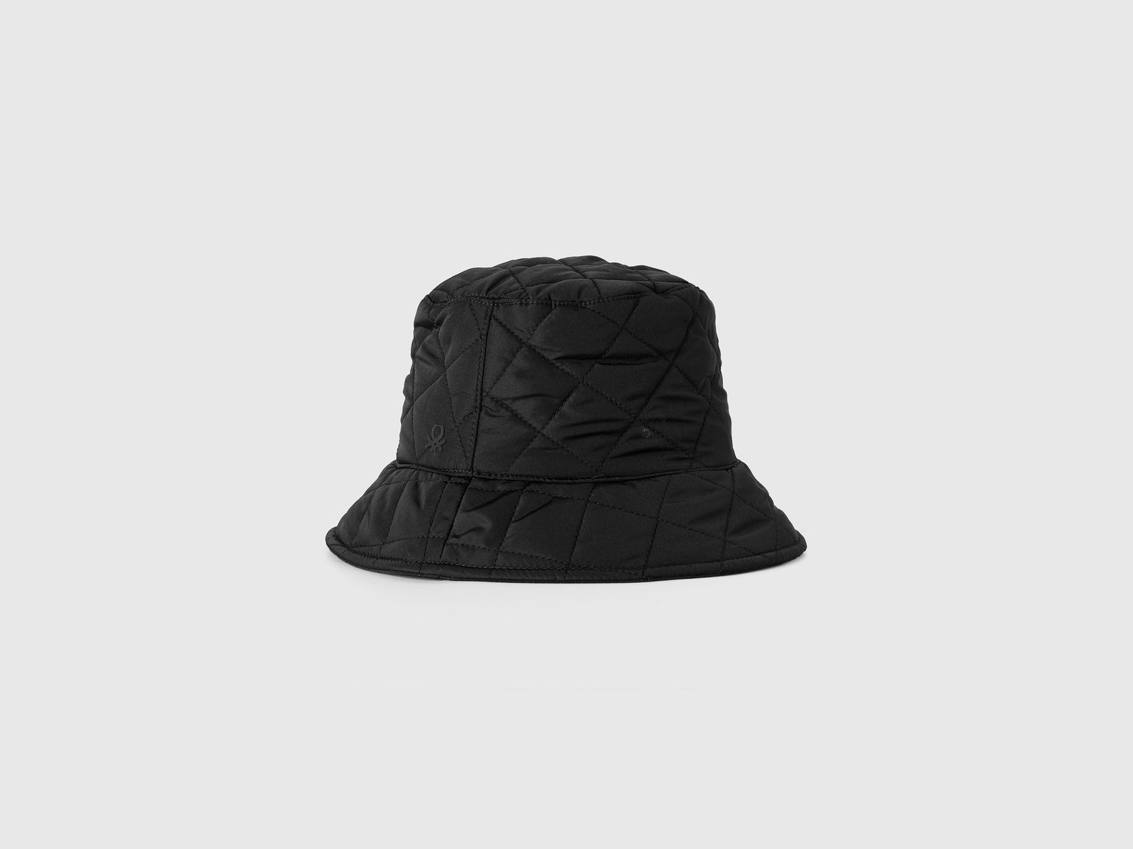 Cappello trapuntato stile pescatore da donna nero | Benetton Outlet