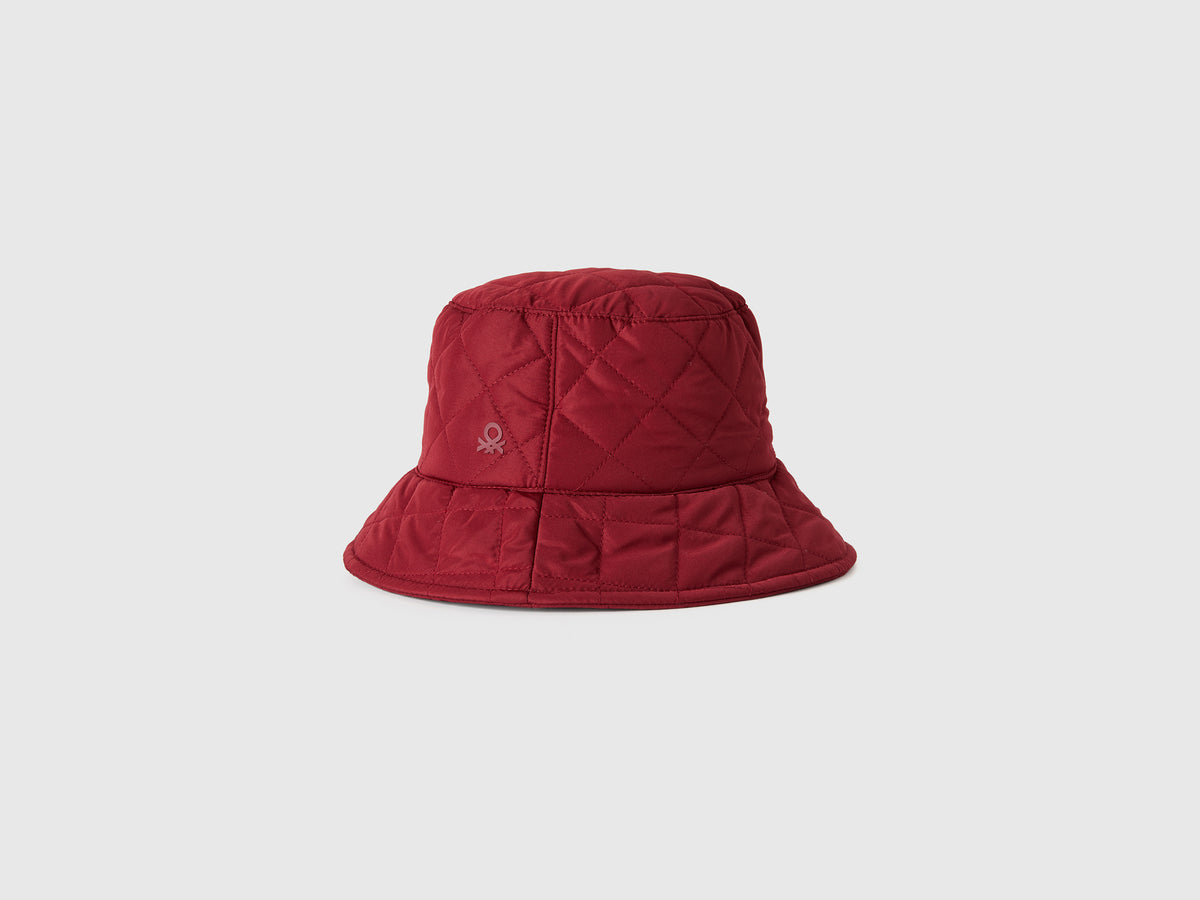 Cappello trapuntato stile pescatore