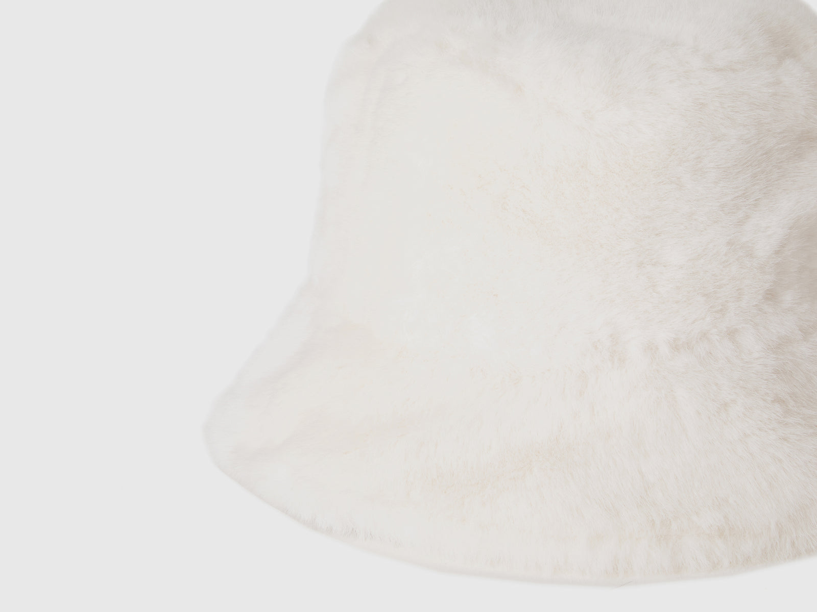 Cappello in pelliccia sintetica da donna bianco panna 3 | Benetton Outlet