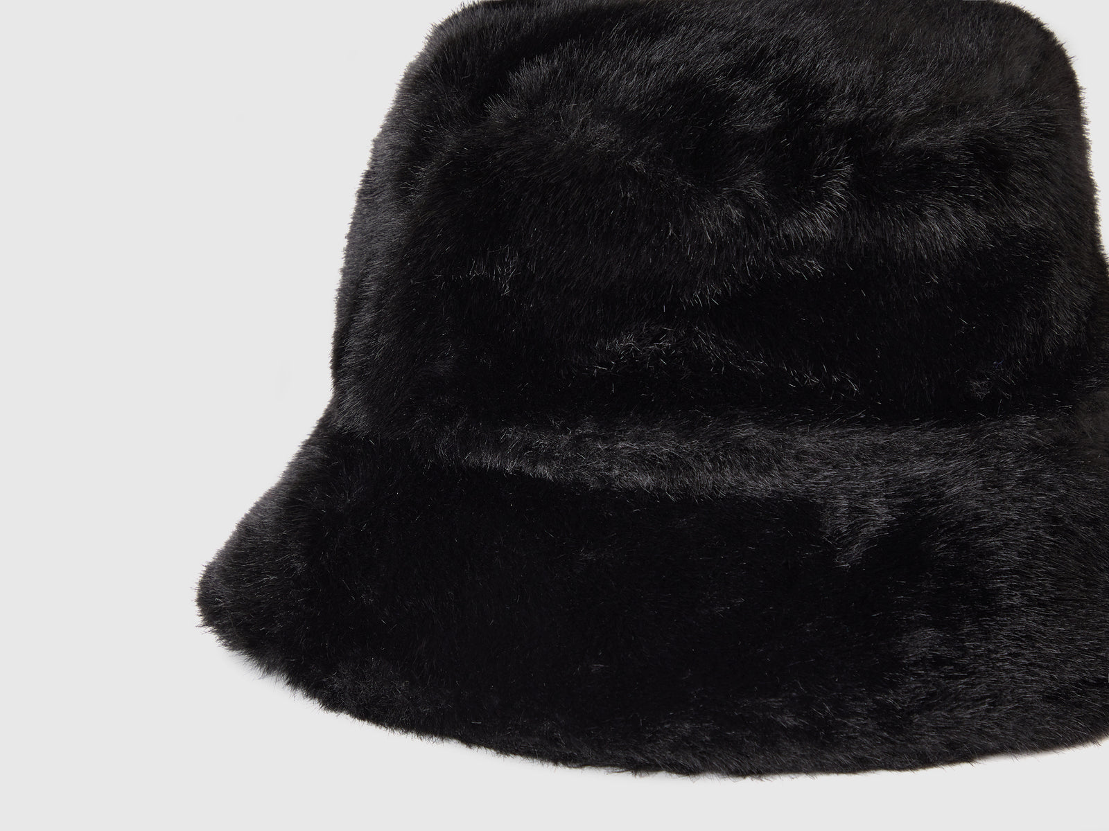 Cappello in pelliccia sintetica da donna nero 3 | Benetton Outlet