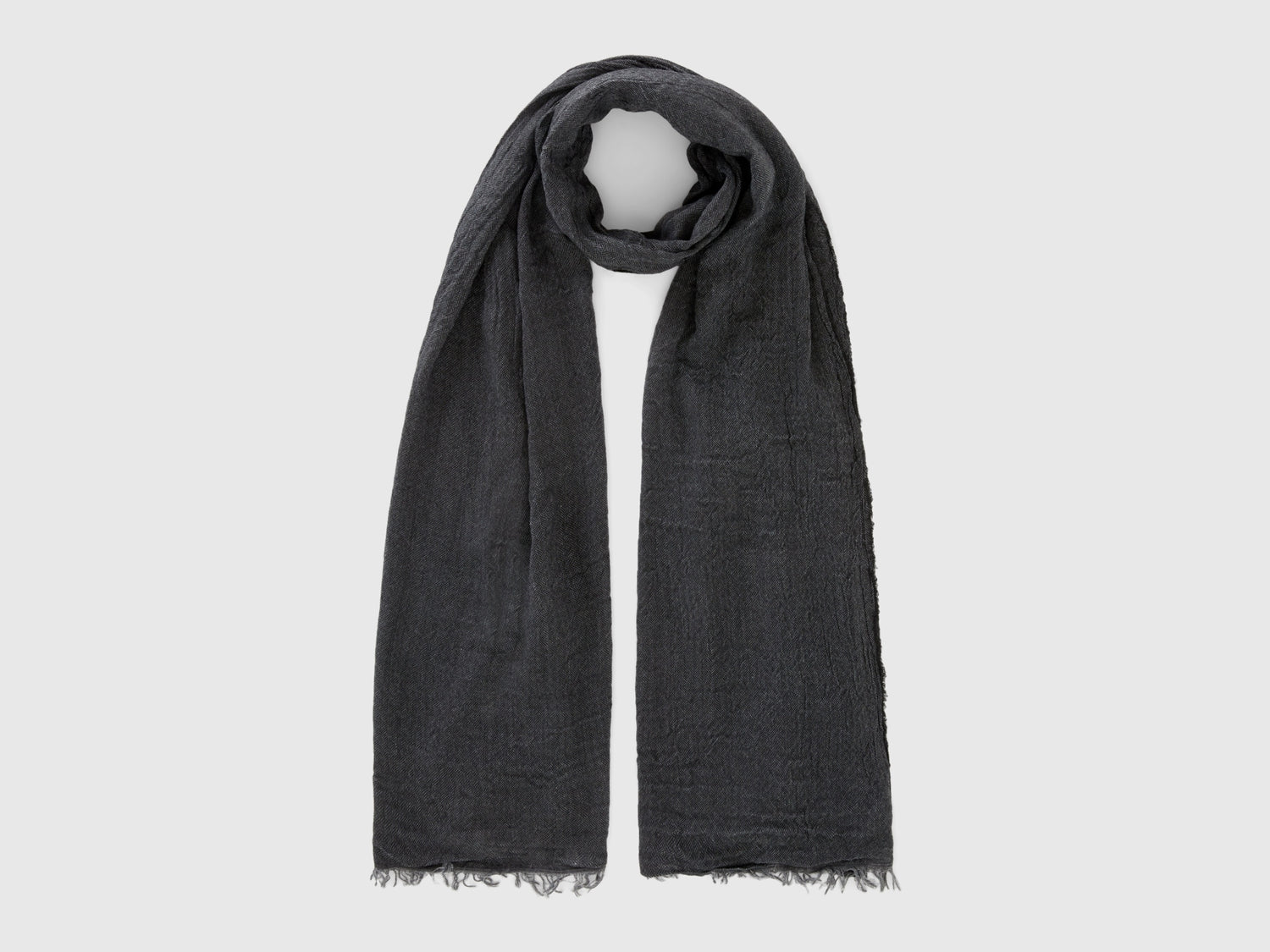 Bufanda ligera de mezcla de viscosa da donna nero | Benetton Outlet