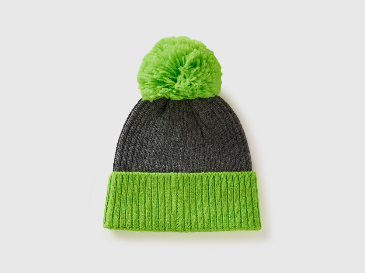 Cappello con dettagli
