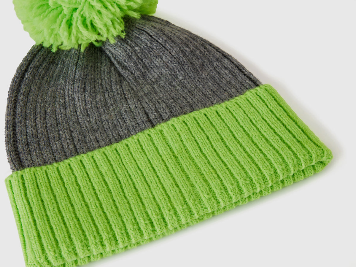 Cappello con dettagli