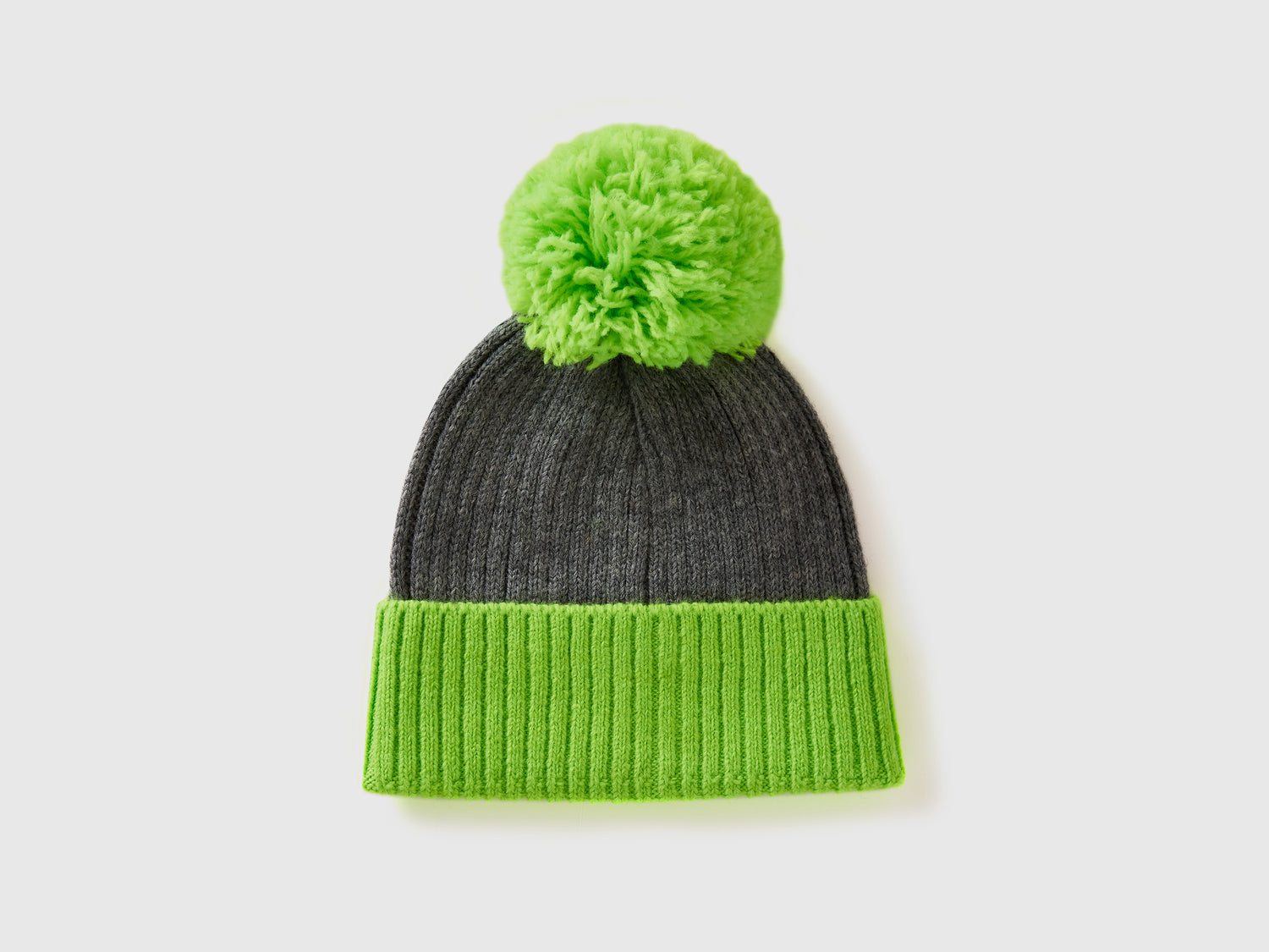 Cappello con dettagli da donna verde fluo | Benetton Outlet