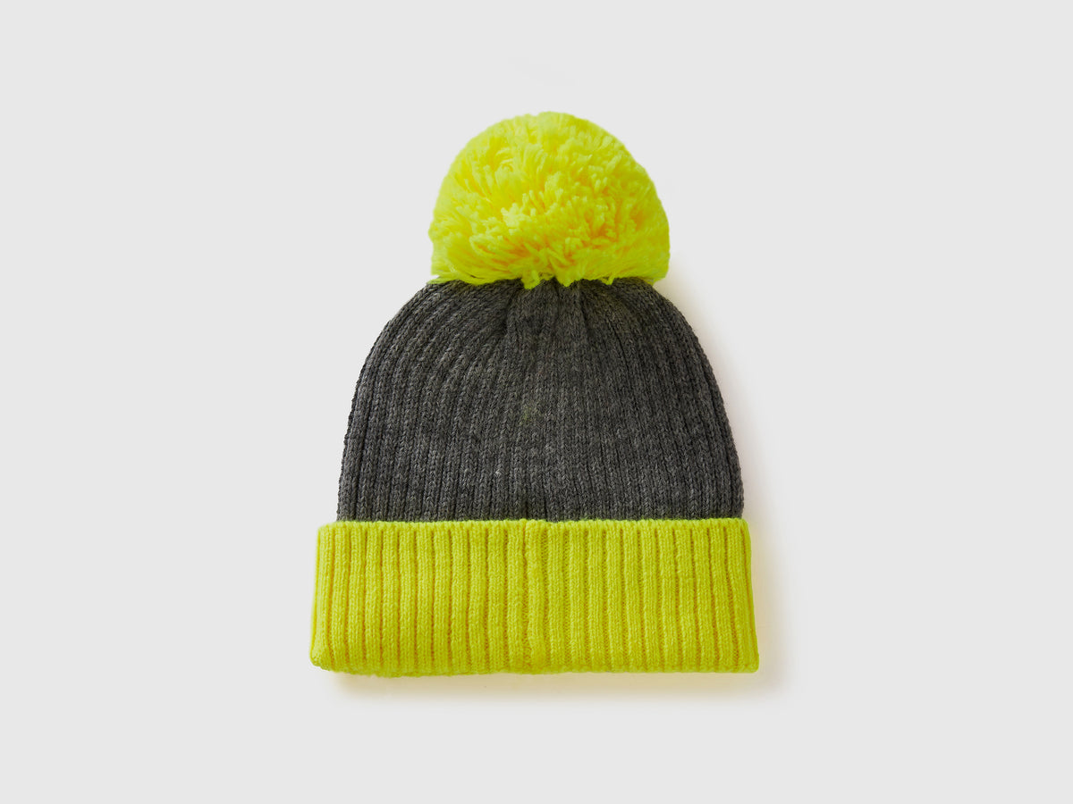 Cappello con dettagli