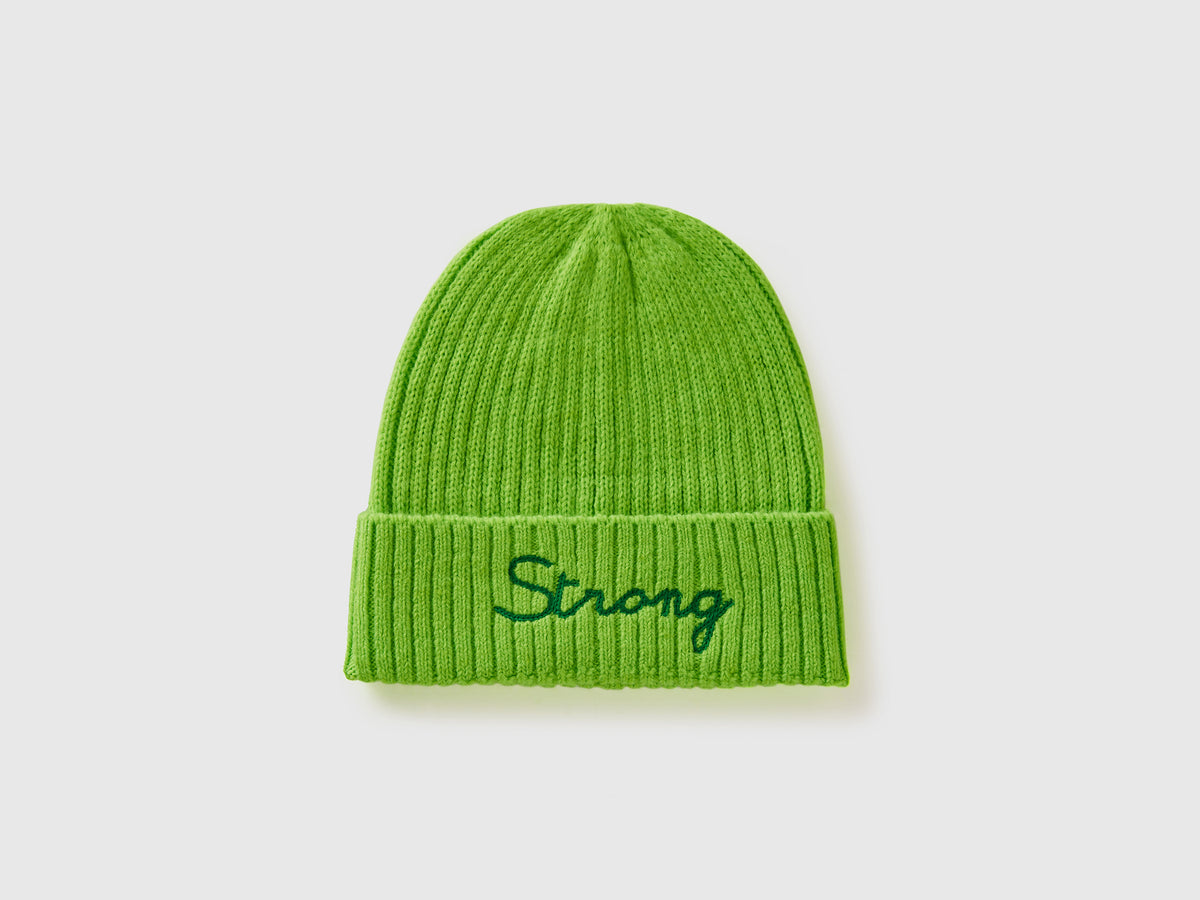 Gorra con bordado